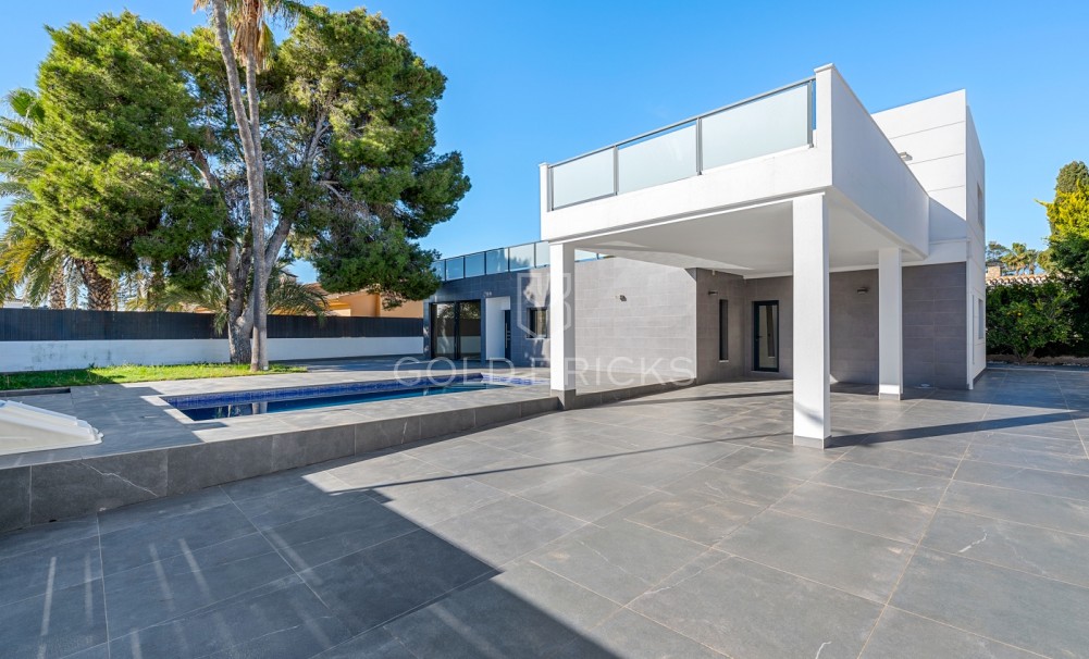Återförsäljning · Villa · Campoamor