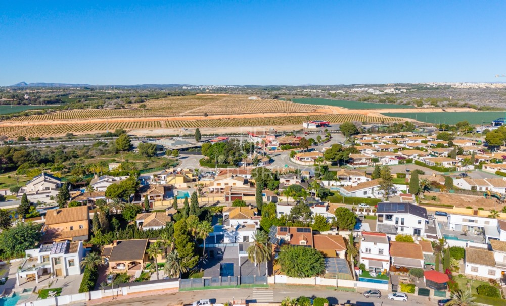 Återförsäljning · Villa · Campoamor