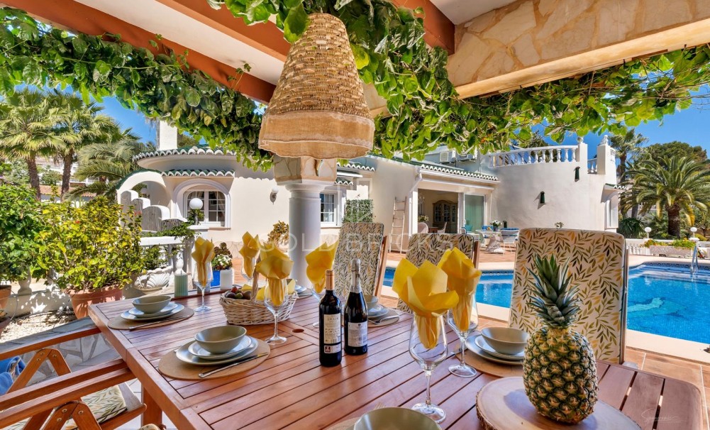 Återförsäljning · VILLOR · Moraira · Benimeit