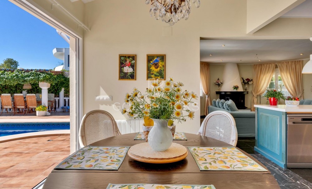 Återförsäljning · VILLOR · Moraira · Benimeit