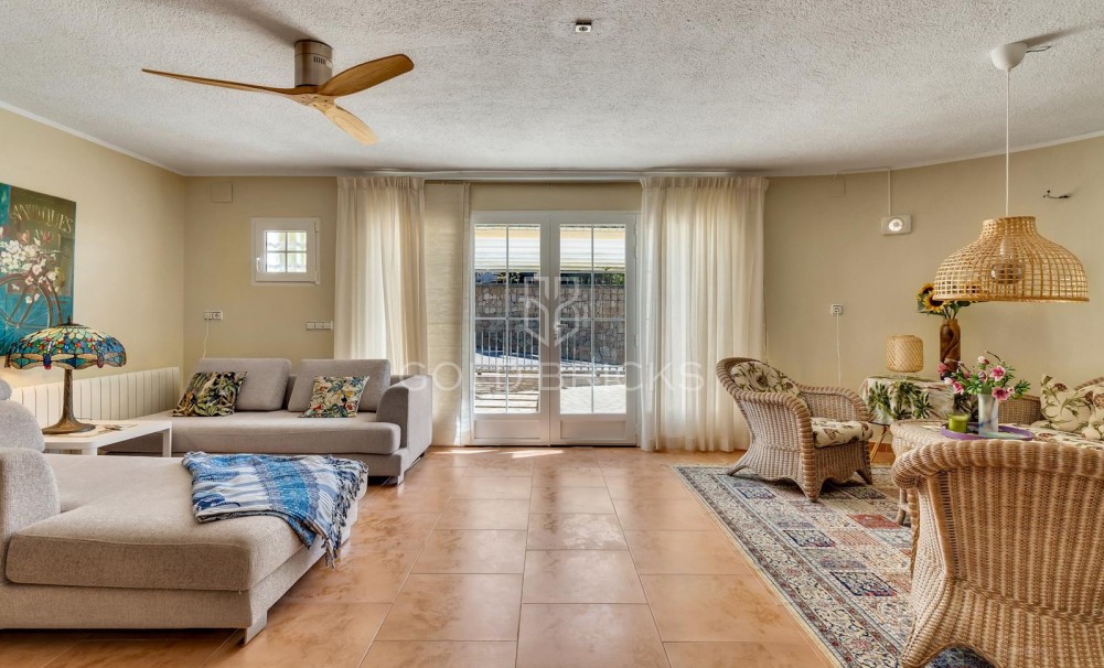 Återförsäljning · VILLOR · Moraira · Benimeit