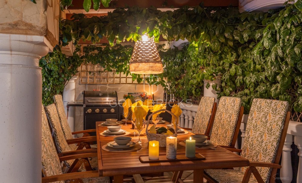 Återförsäljning · VILLOR · Moraira · Benimeit