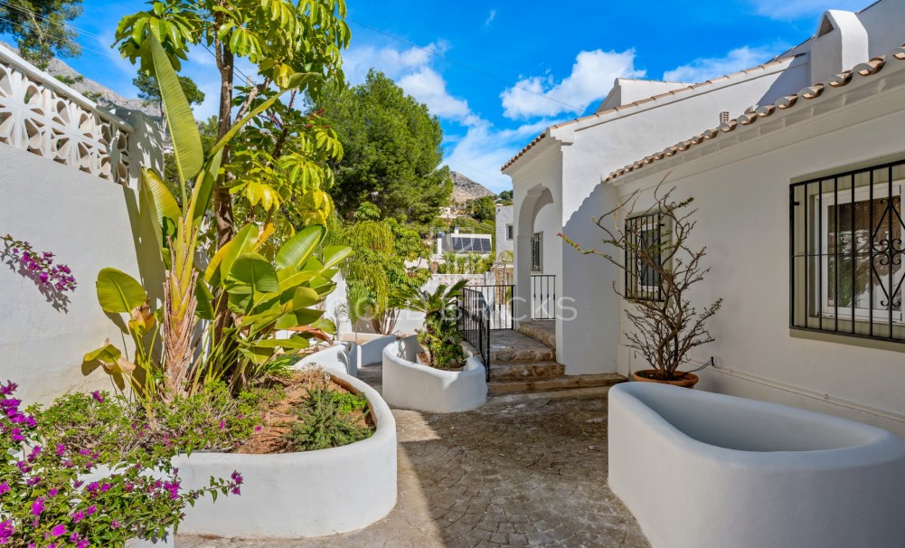 Sale · Luxury Villa · Altea