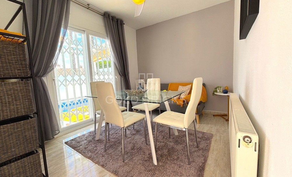 Återförsäljning · Villa · Villamartin, Orihuela Costa