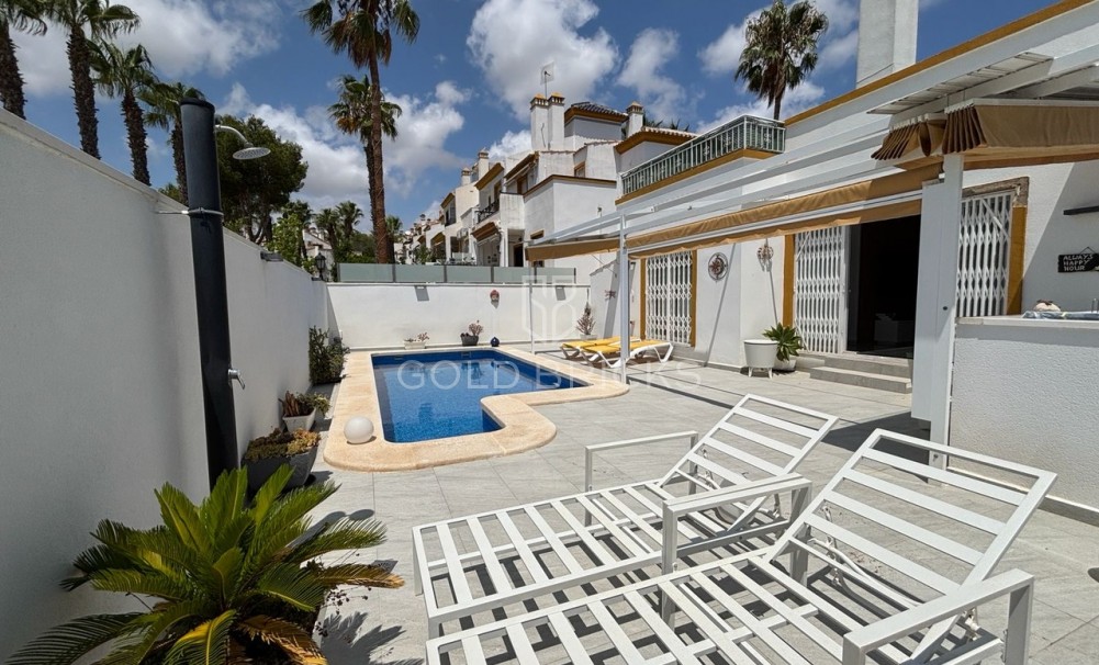 Återförsäljning · Villa · Villamartin, Orihuela Costa