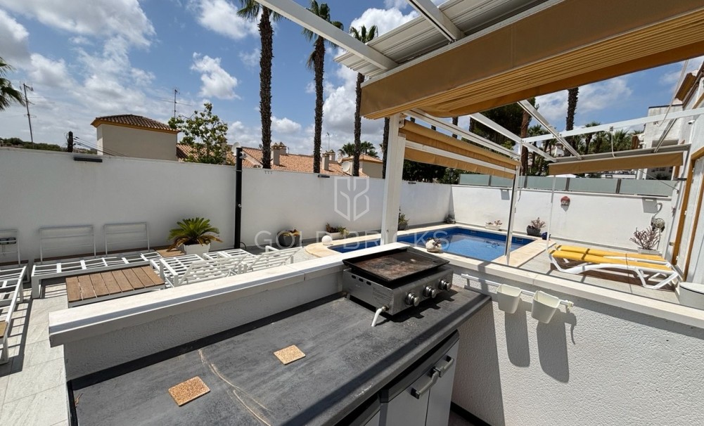 Återförsäljning · Villa · Villamartin, Orihuela Costa