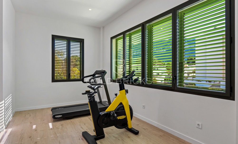 Revente · Attique · Denia · Puerto