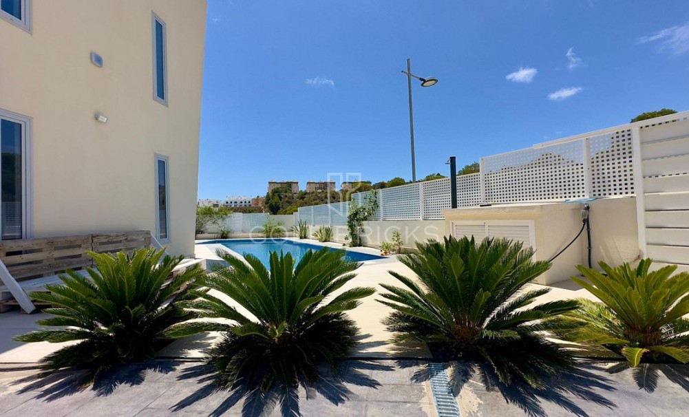 Sale · House - Bungalow · Finestrat