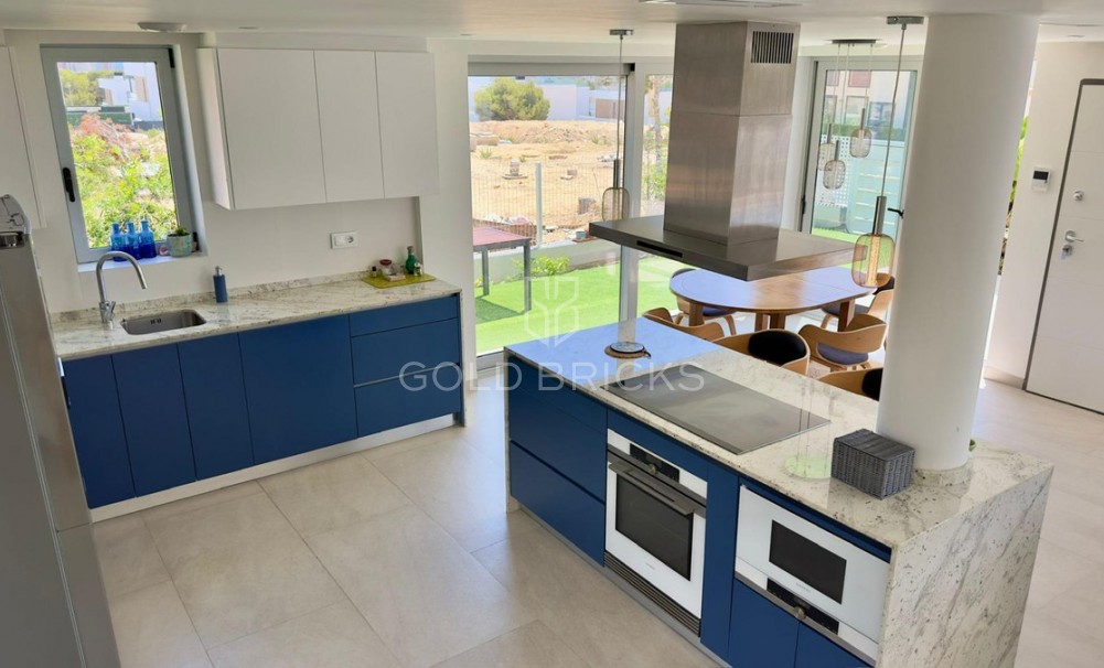 Sale · House - Bungalow · Finestrat