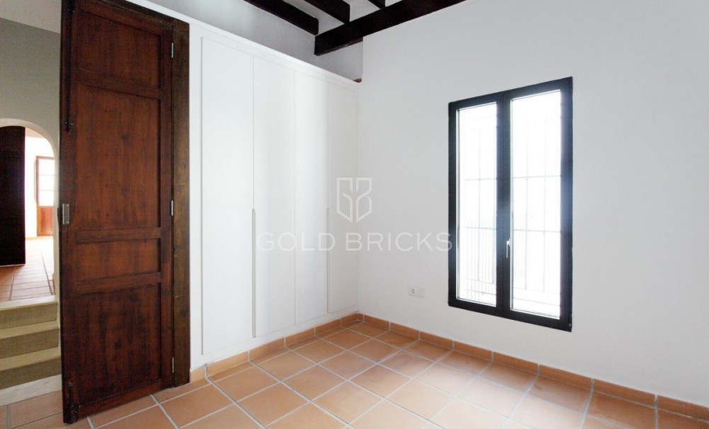 Wederverkoop ·  · Oliva