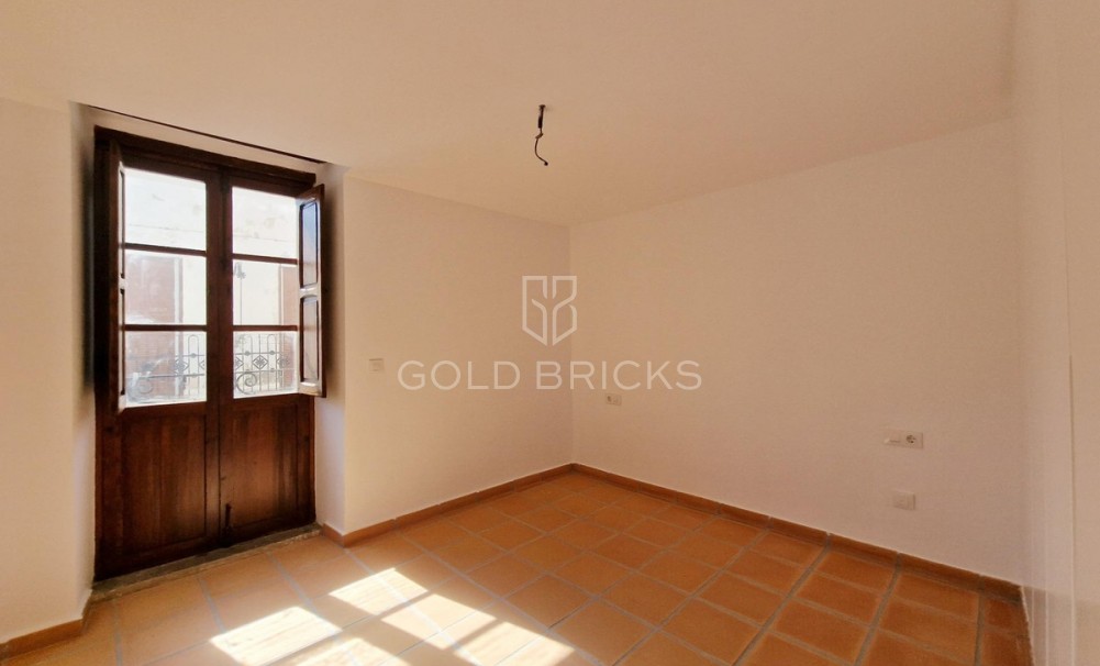 Wederverkoop ·  · Oliva