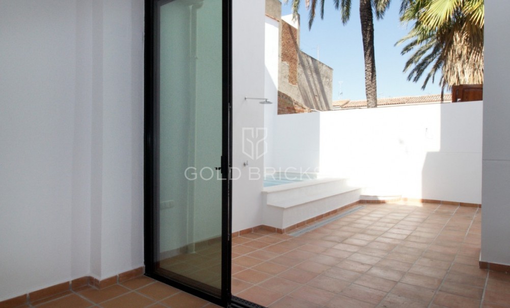 Wederverkoop ·  · Oliva