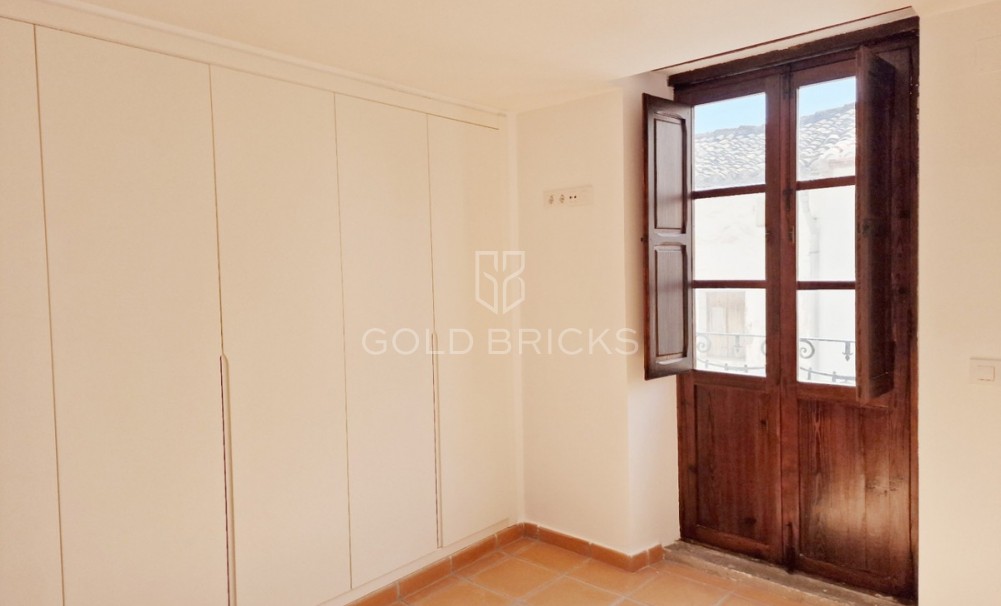 Wederverkoop ·  · Oliva