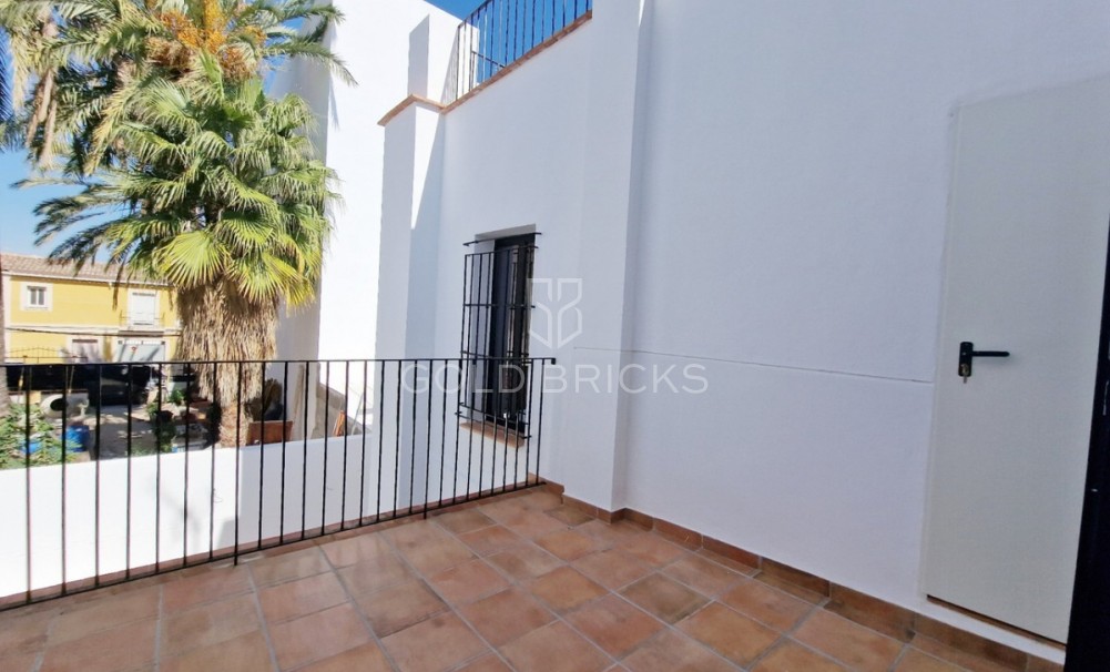 Wederverkoop ·  · Oliva