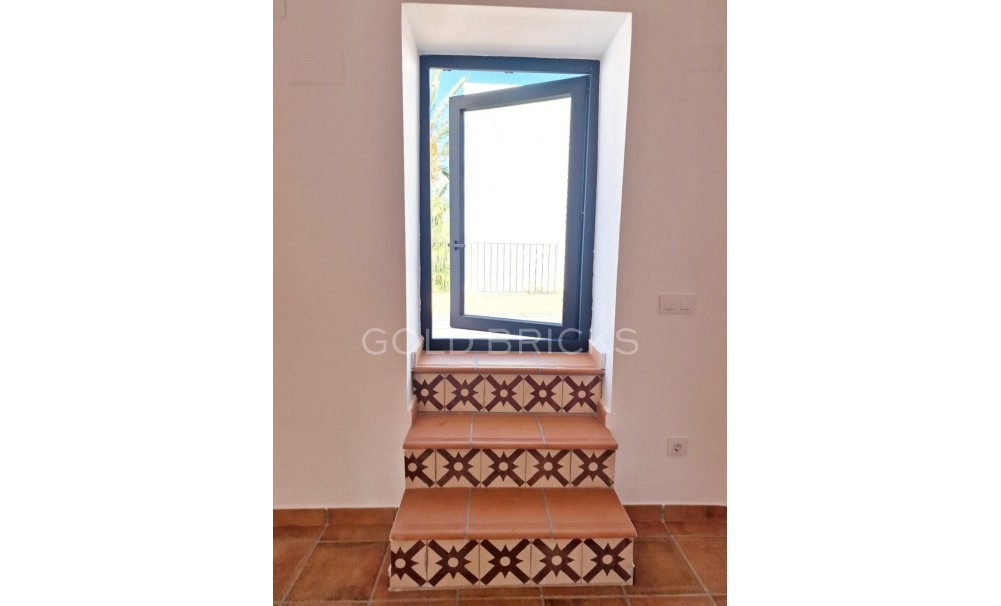 Wederverkoop ·  · Oliva