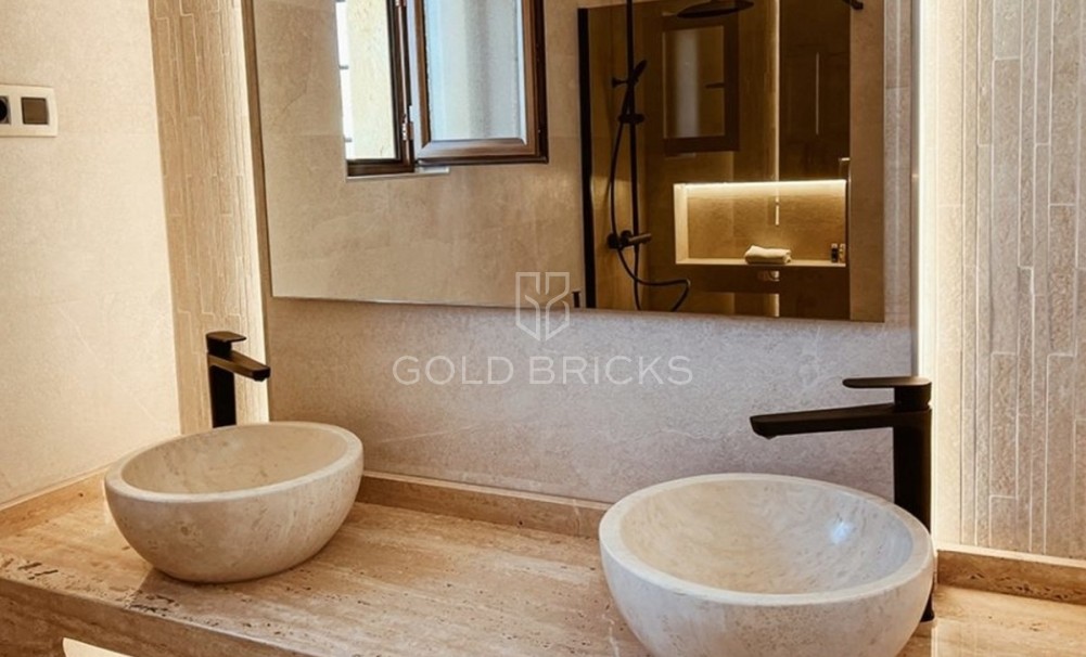 Wederverkoop ·  · Desert Springs