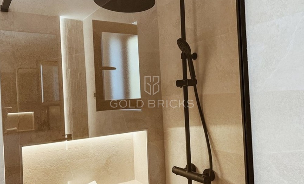 Wederverkoop ·  · Desert Springs