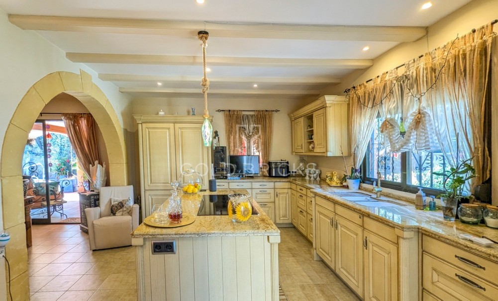 Wederverkoop ·  · Orba · Orba Centro