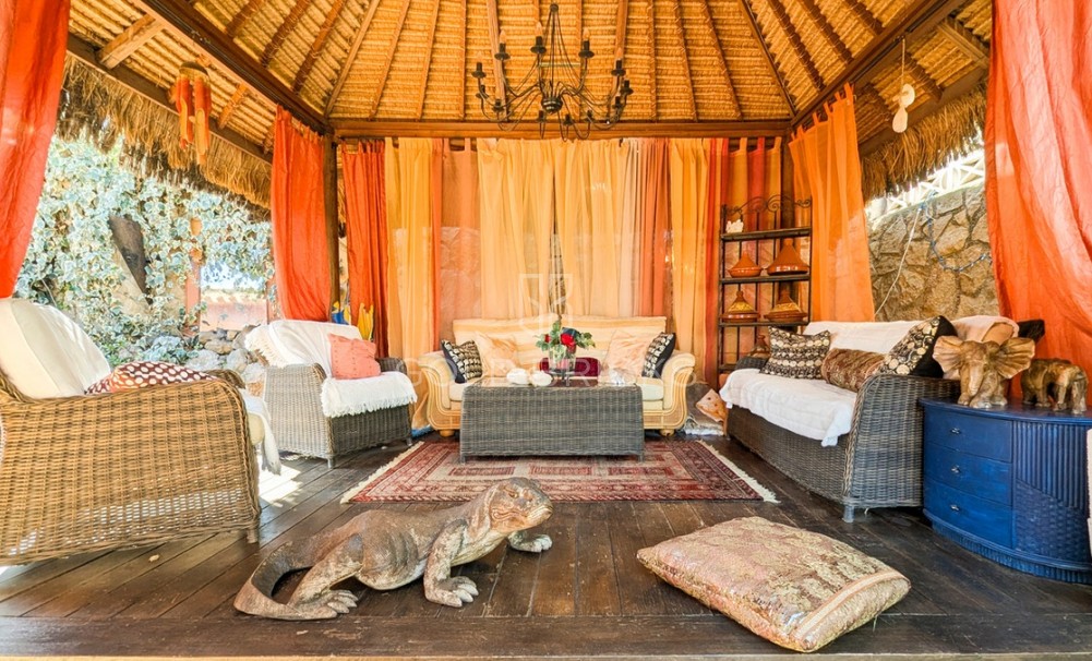 Wederverkoop ·  · Orba · Orba Centro