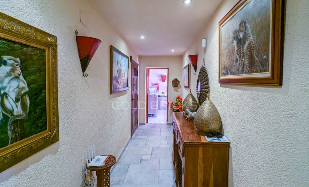 Wederverkoop ·  · Orba · Orba Centro