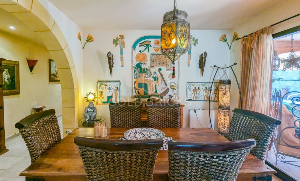 Wederverkoop ·  · Orba · Orba Centro