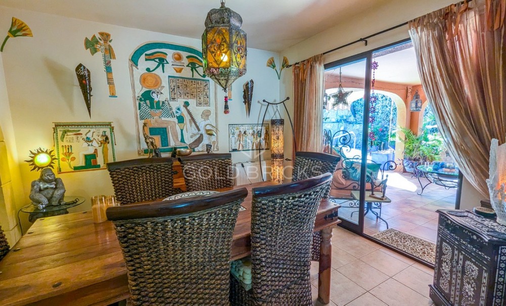 Wederverkoop ·  · Orba · Orba Centro