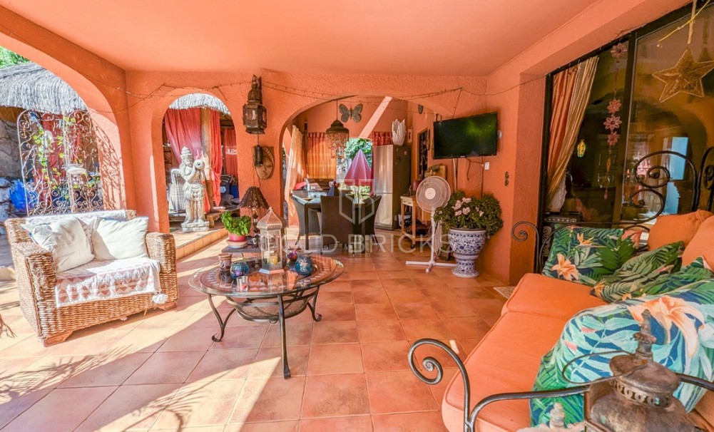 Wederverkoop ·  · Orba · Orba Centro