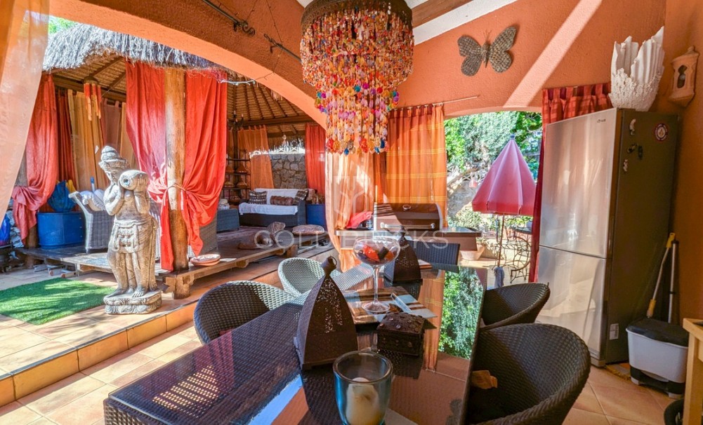 Wederverkoop ·  · Orba · Orba Centro