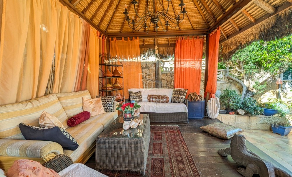 Wederverkoop ·  · Orba · Orba Centro