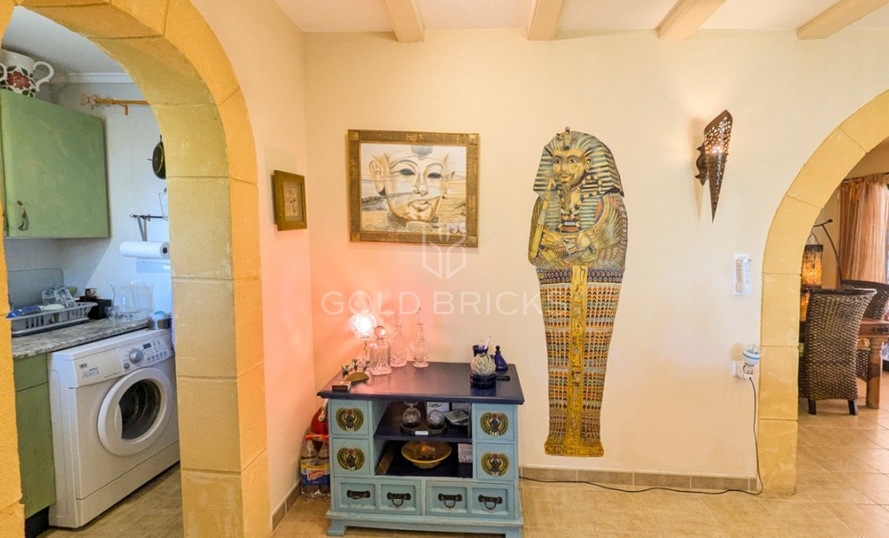 Wederverkoop ·  · Orba · Orba Centro