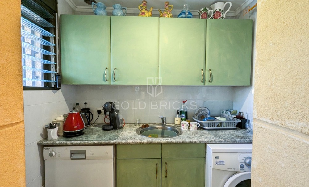 Wederverkoop ·  · Orba · Orba Centro