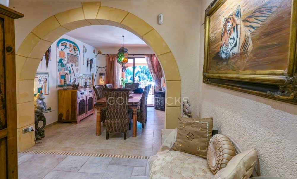 Wederverkoop ·  · Orba · Orba Centro