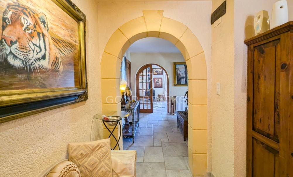 Wederverkoop ·  · Orba · Orba Centro