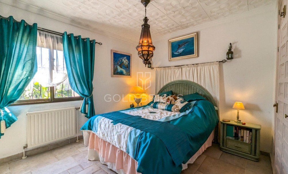 Wederverkoop ·  · Orba · Orba Centro