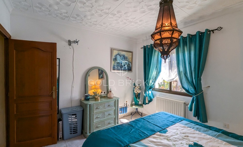 Wederverkoop ·  · Orba · Orba Centro