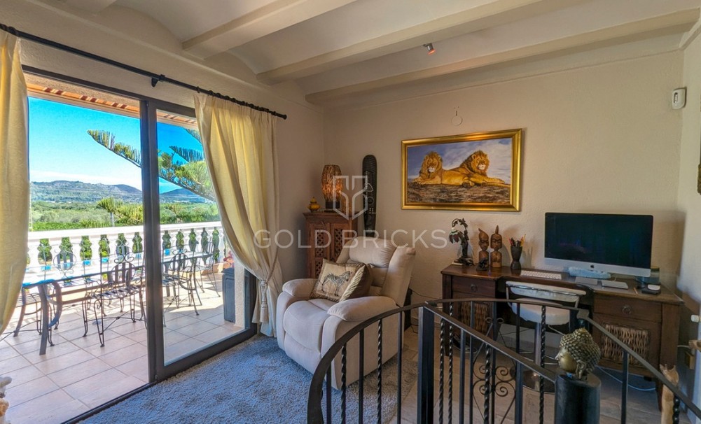 Wederverkoop ·  · Orba · Orba Centro