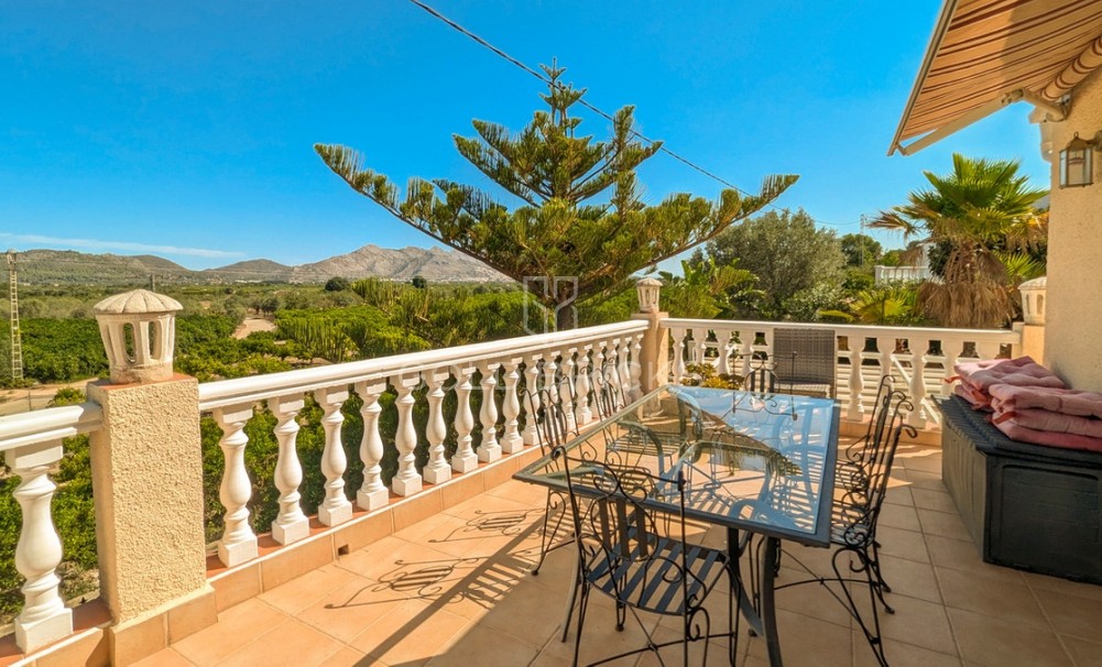 Wederverkoop ·  · Orba · Orba Centro