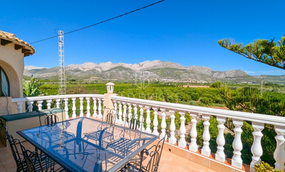 Wederverkoop ·  · Orba · Orba Centro