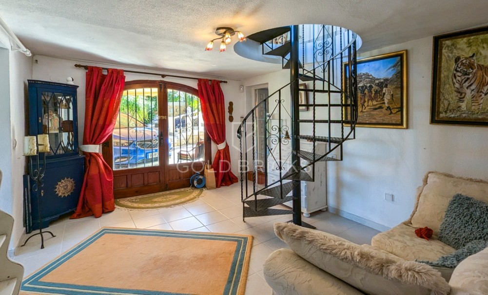 Wederverkoop ·  · Orba · Orba Centro