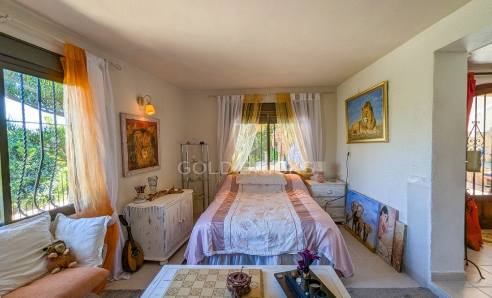 Wederverkoop ·  · Orba · Orba Centro