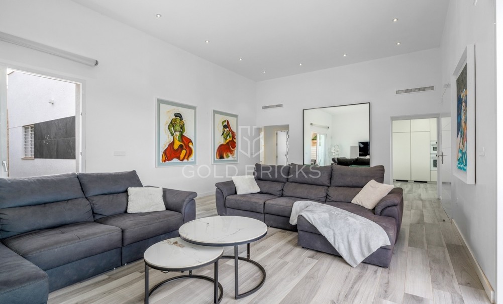 Wederverkoop · Villa · Algorfa