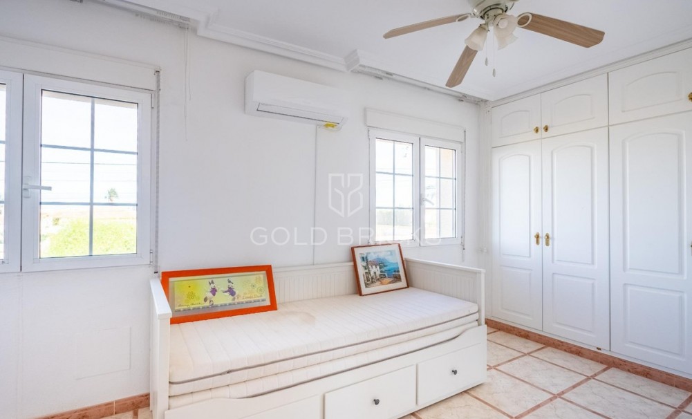 Wederverkoop ·  · Torrevieja · El chaparral