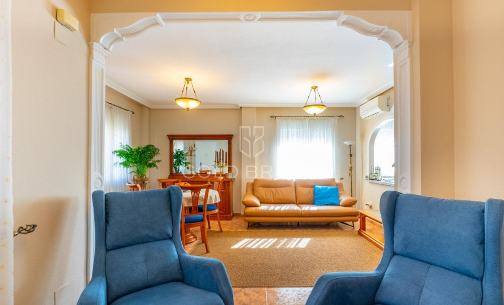 Wederverkoop ·  · Orihuela · La Regia