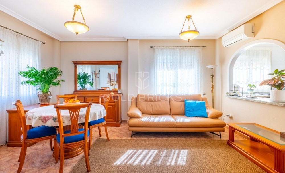 Wederverkoop ·  · Orihuela · La Regia