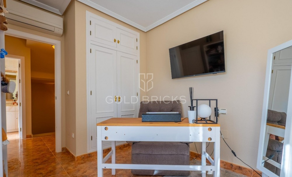 Wederverkoop ·  · Orihuela · La Regia