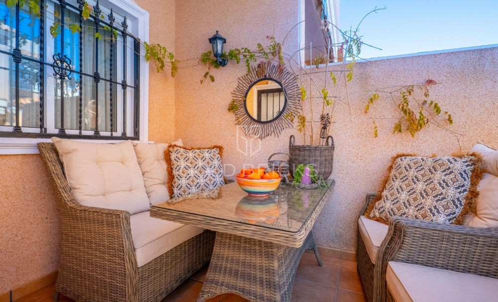 Wederverkoop ·  · Orihuela · La Regia