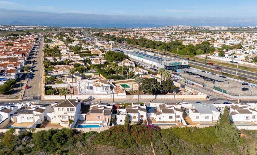 Sale · House - Detached Villa · Torrevieja · Torrevieja Centro
