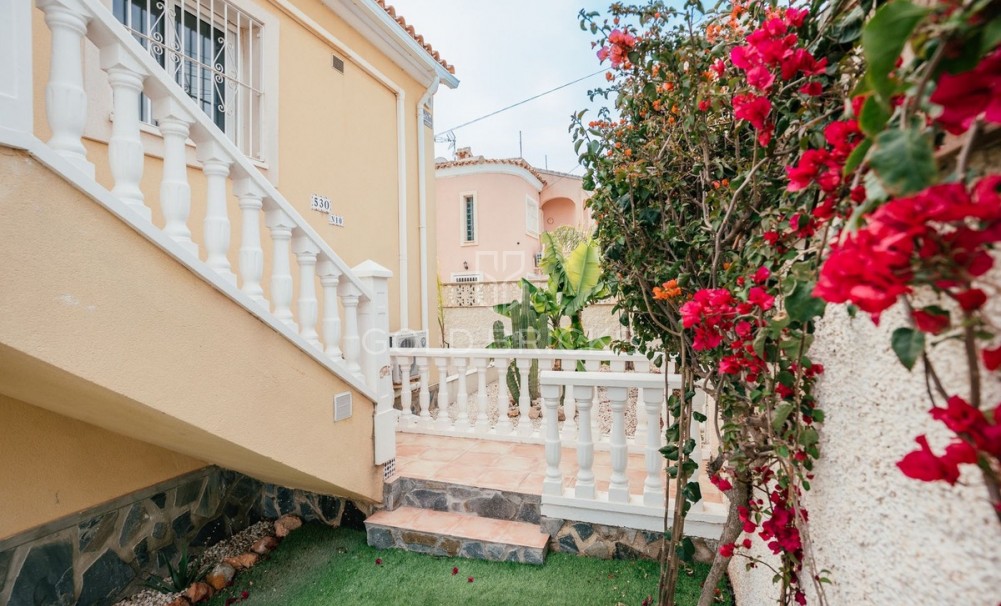 Återförsäljning ·  · Orihuela · Villamartin