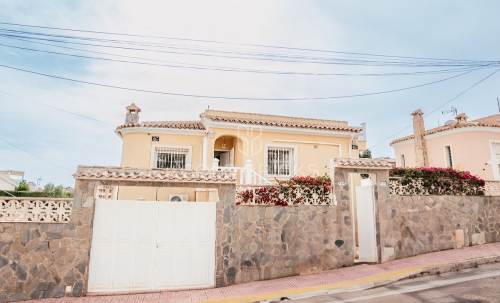 Återförsäljning ·  · Orihuela · Villamartin