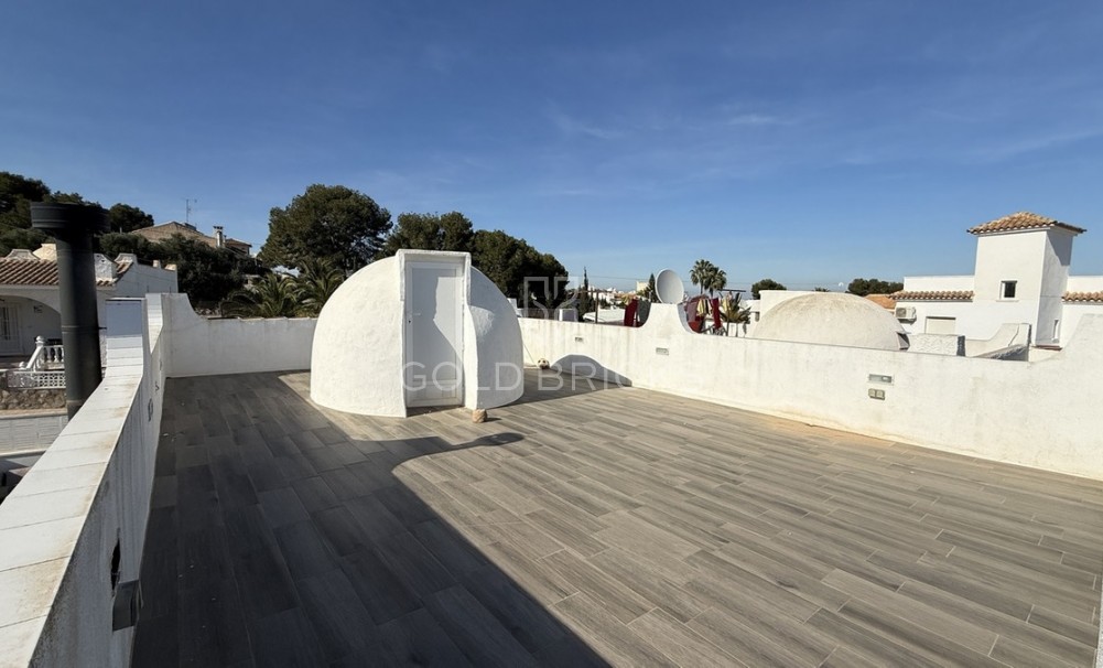 Wederverkoop ·  · Orihuela · Villamartin